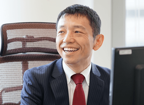 石坂さんが笑っている画像